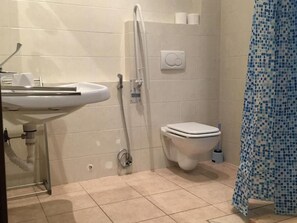 Appartement Classique, vue cour intérieure | Salle de bain