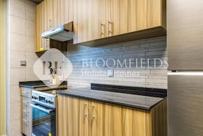 Apartment, Balcony | Private kitchen