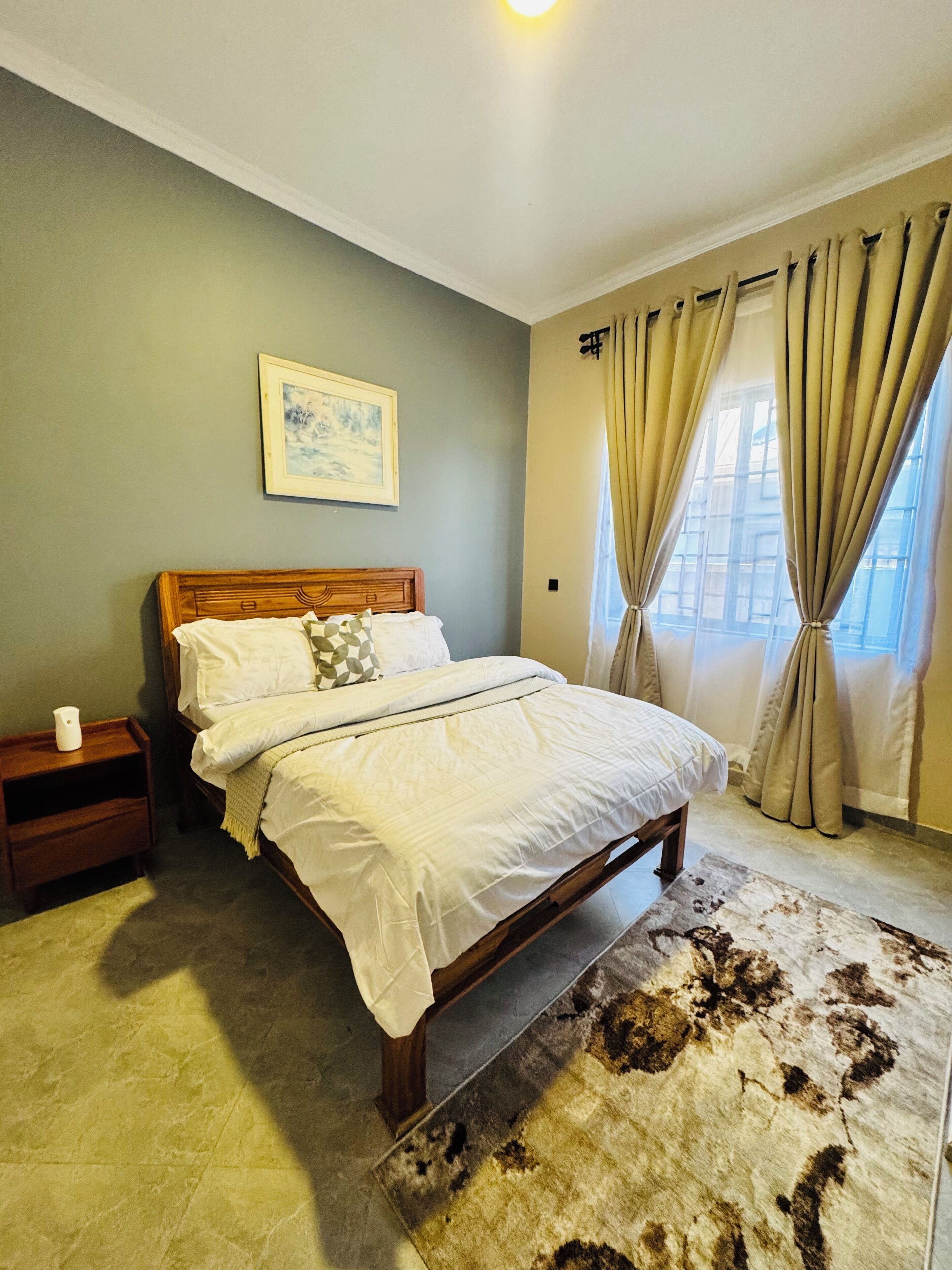 2 bedrooms, iron/ironing board, WiFi