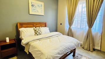 2 bedrooms, iron/ironing board, WiFi