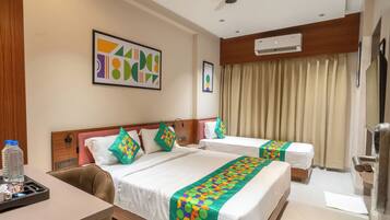 Deluxe Double Room | Iron/ironing board