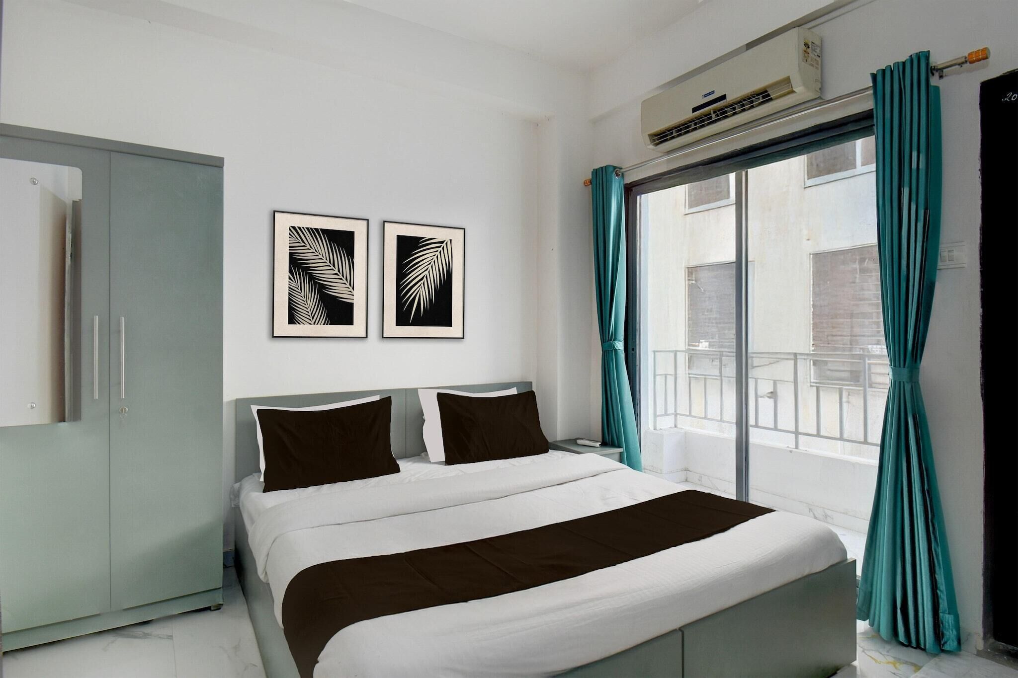 1 chambre, bureau, draps fournis