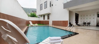 De Sunset View Villa met privézwembad