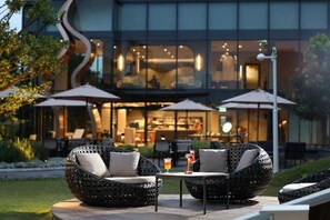 Khu ẩm thực ngoài trời