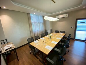 Ảnh chưa phân loại, 2 trong số 150 ảnh, nút