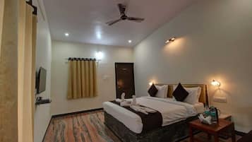 Deluxe Double Room, Balcony, Mountain View