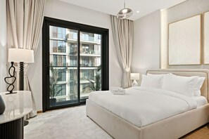 Room - FIRST CLASS | 1BR | Modern Luxury & Vibrant Vibes (City Walk)