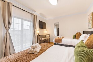 3 bedrooms, iron/ironing board, WiFi, bed sheets - Prime Location! 5 Min Walk to PATH. NYC MetLife (Jersey City)