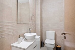 Hair dryer, towels - Ethereal Residence by Nomads (Paphos)