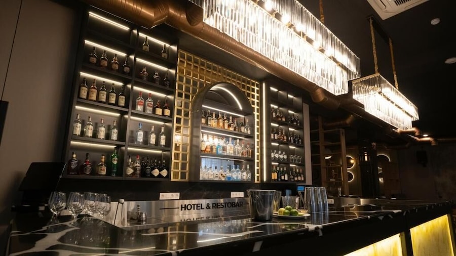 Auris Hotel&Restobar