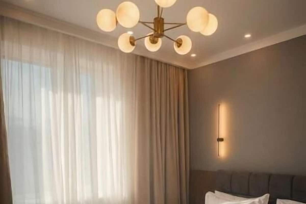 Deluxe Double Room, Mountain View | In-room safe, desk, laptop workspace, soundproofing