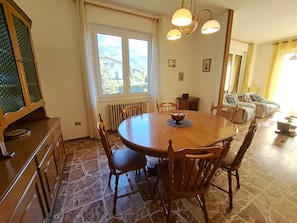 Dining - Apartment with private garden, 200 m from the lake, ideal for families (Colico)