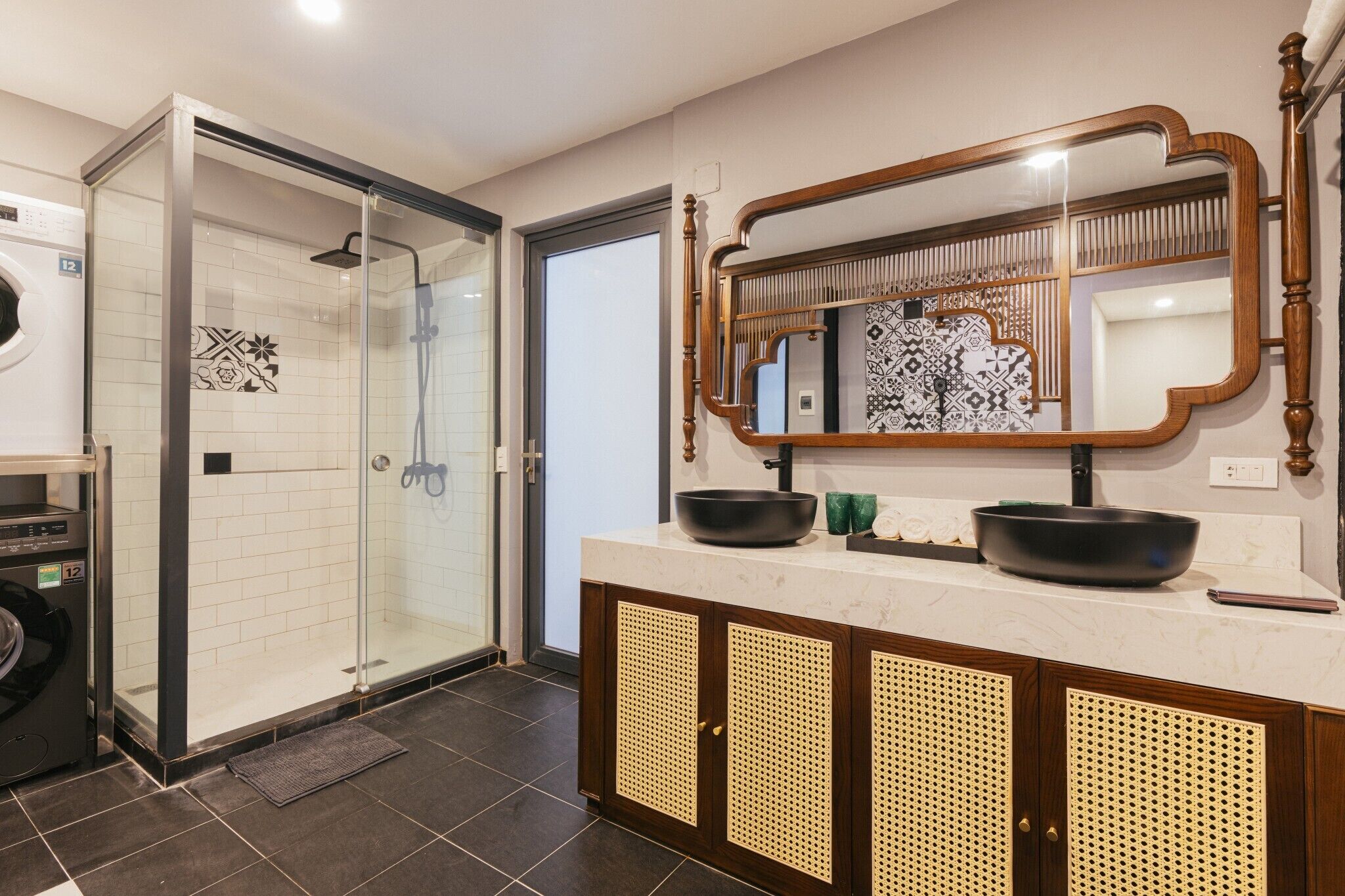 Dusche, Haartrockner, Bidet, Handtücher