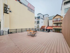 Outdoor dining - Lily Hidden Homestay – Boutique Stay in the Heart of Hanoi Old Quarter (Hà Nội)