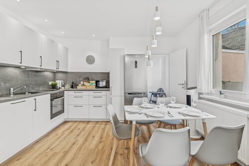 Saarburg | Terrasse & Heimkino · 2 Min Altstadt