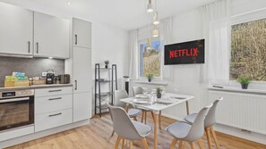 Private kitchen - 2 Min Old Town - Saarburg | Home Cinema & Terrace (Saarburg)