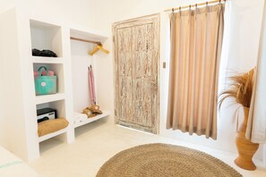 Interior - La Isla Bonita (Gili Air)