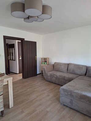 Living area - Vrbo Property (Falkensee)