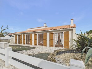 Exterior - House for 6 with garden and terrace (Longeville-sur-Mer)