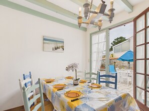 Dining - House for 6 with garden and terrace (Longeville-sur-Mer)