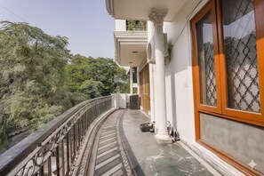 Appartement, balkon | Uitzicht vanaf balkon