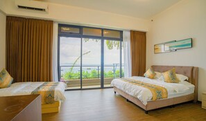 Luxury Studio Suite, Balcony, Ocean View | Desk, laptop workspace, iron/ironing board, free WiFi - Best Hotel Forest City (Gelang Patah)