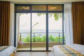 Luxury Studio Suite, Balcony, Ocean View | Balcony view