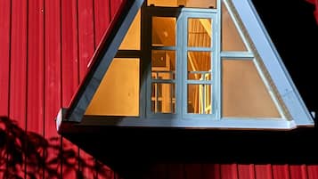 Habitació superior, balcó, vistes al pati | Detall de l'exterior