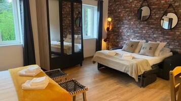 Comfort-studiolejlighed - byudsigt | Mørklægningsgardiner, strygejern/strygebræt, gratis Wi-Fi