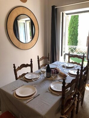 Appartement familial, vue sur le jardin | Restauration