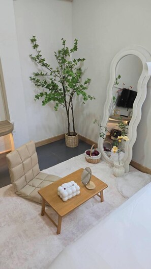 Superior Studio | Desk, free WiFi - Sleep Owl Surat Thani (Surat Thani)