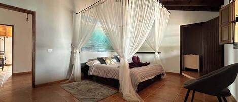 3 bedrooms, iron/ironing board, travel crib, WiFi