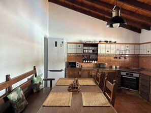 Private kitchen - Villa with pool in the centre of Fuerteventura (Antigua)
