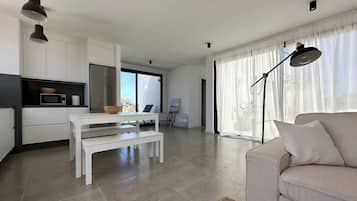 TV, studio