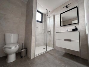 Shower, hair dryer - Villa in Lajares with views, barbeque and wifi (La Oliva)