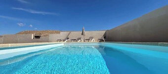 Villa in the mountains with pool in Fuerteventura