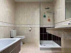 Dusche, Haartrockner, Shampoo
