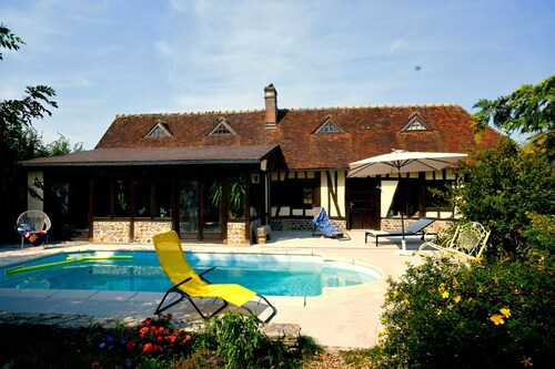 Normandie  - Maison au calme à 1h30 de Paris avec piscine privée