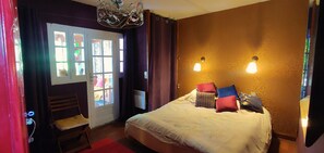 Room - Vrbo Property (Mesnil-en-Ouche)