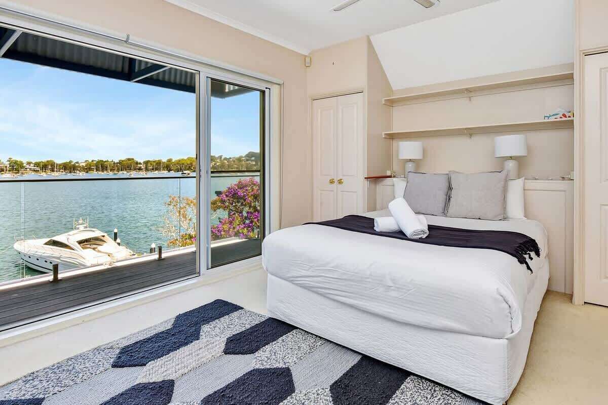 3 bedrooms, iron/ironing board, WiFi (free)