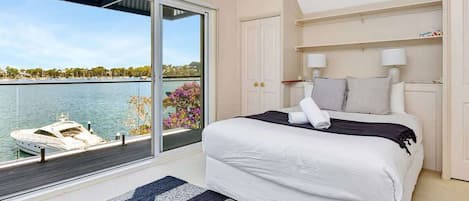 3 bedrooms, iron/ironing board, free WiFi