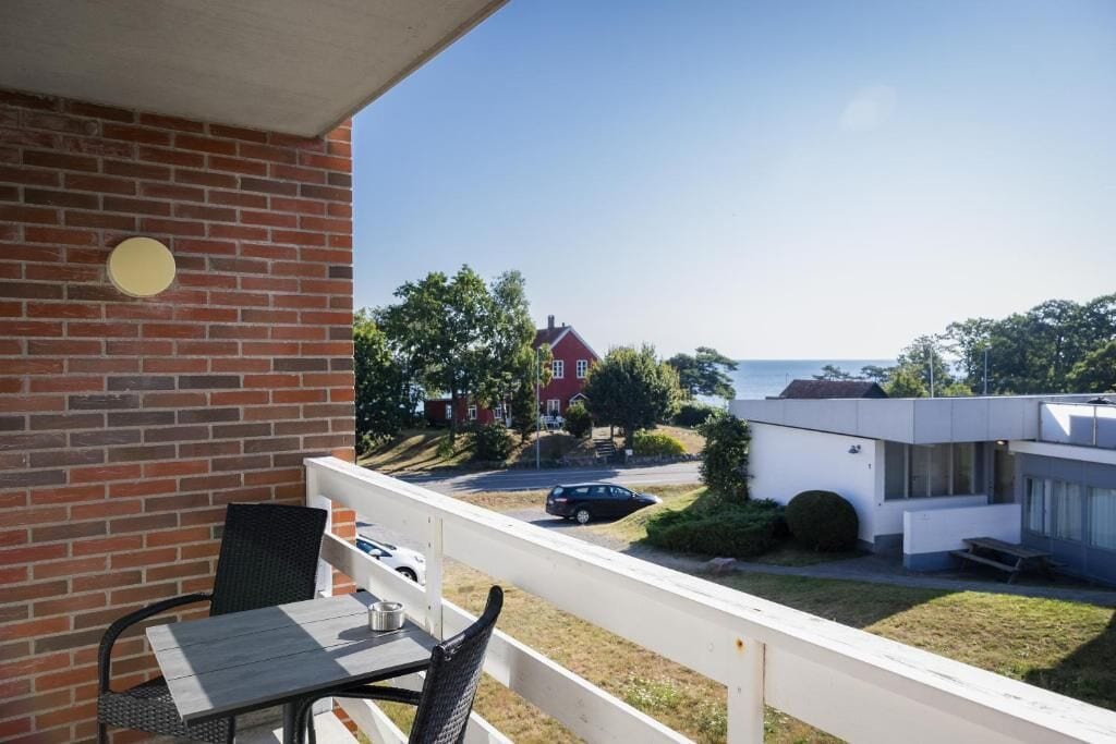 Værelse til 3 personer - balkon | Udendørs spisemuligheder