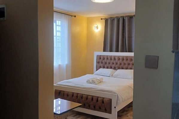 Free WiFi, bed sheets