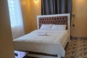 Free WiFi, bed sheets