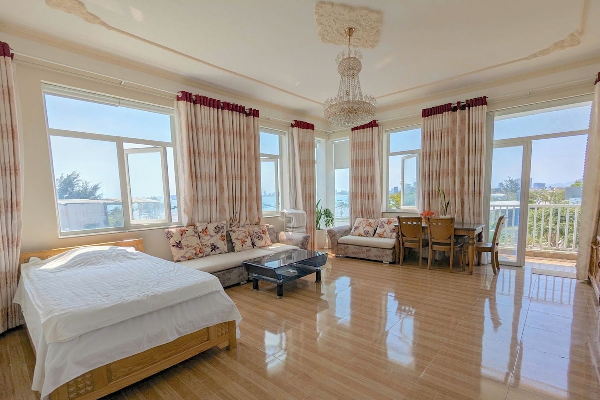 Superior Apartment, Beach View