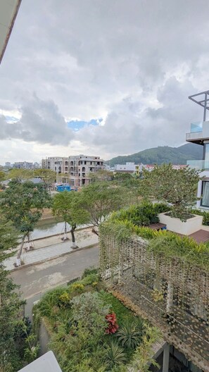 Unclassified image, 3 of 175, button - AN Apartment (Son Tra)