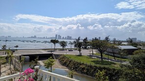Room, Balcony, Beach View | Property grounds - Thanh Ha Apartment (Danang)