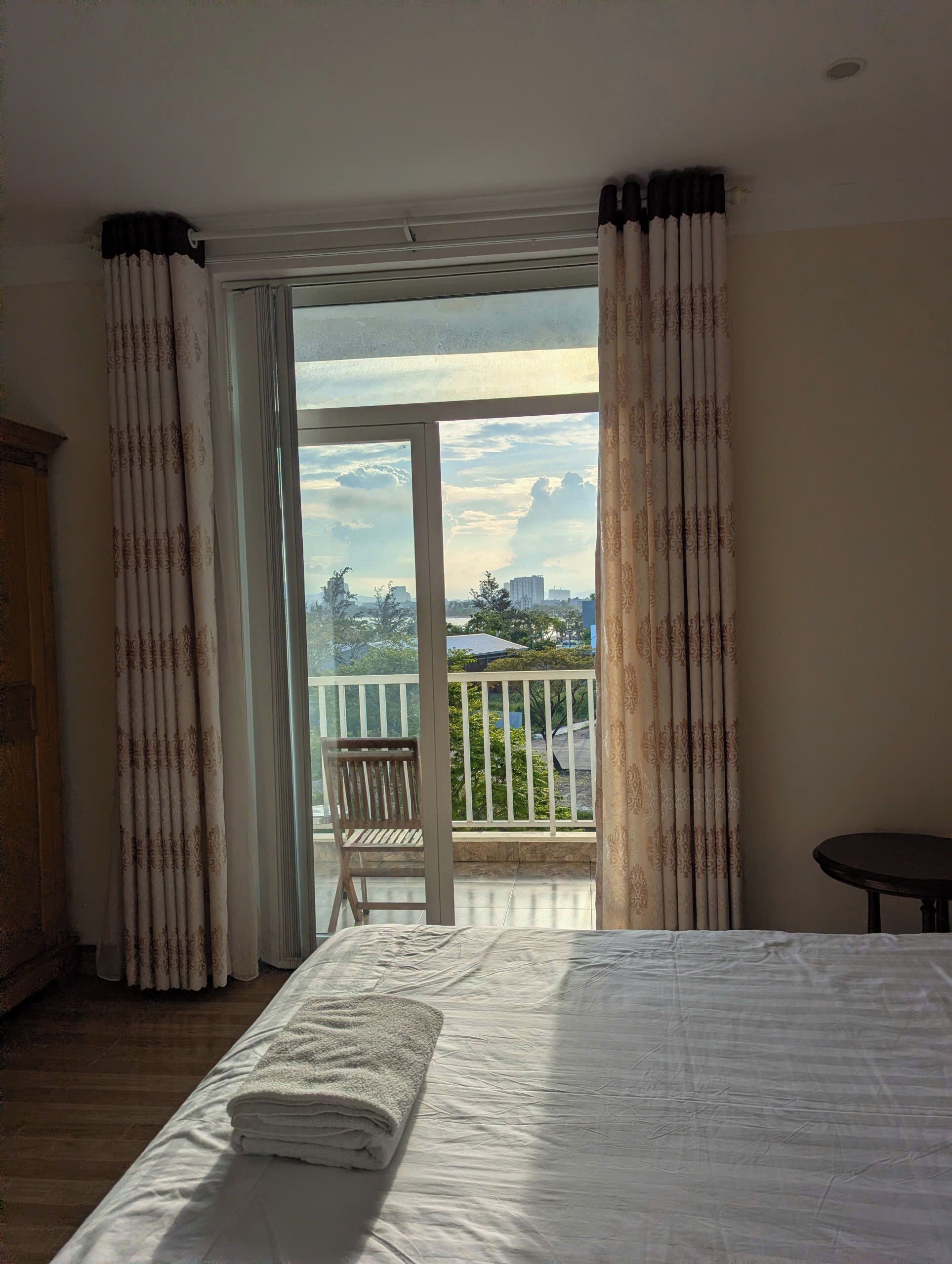 Rom, balkong, strandutsikt