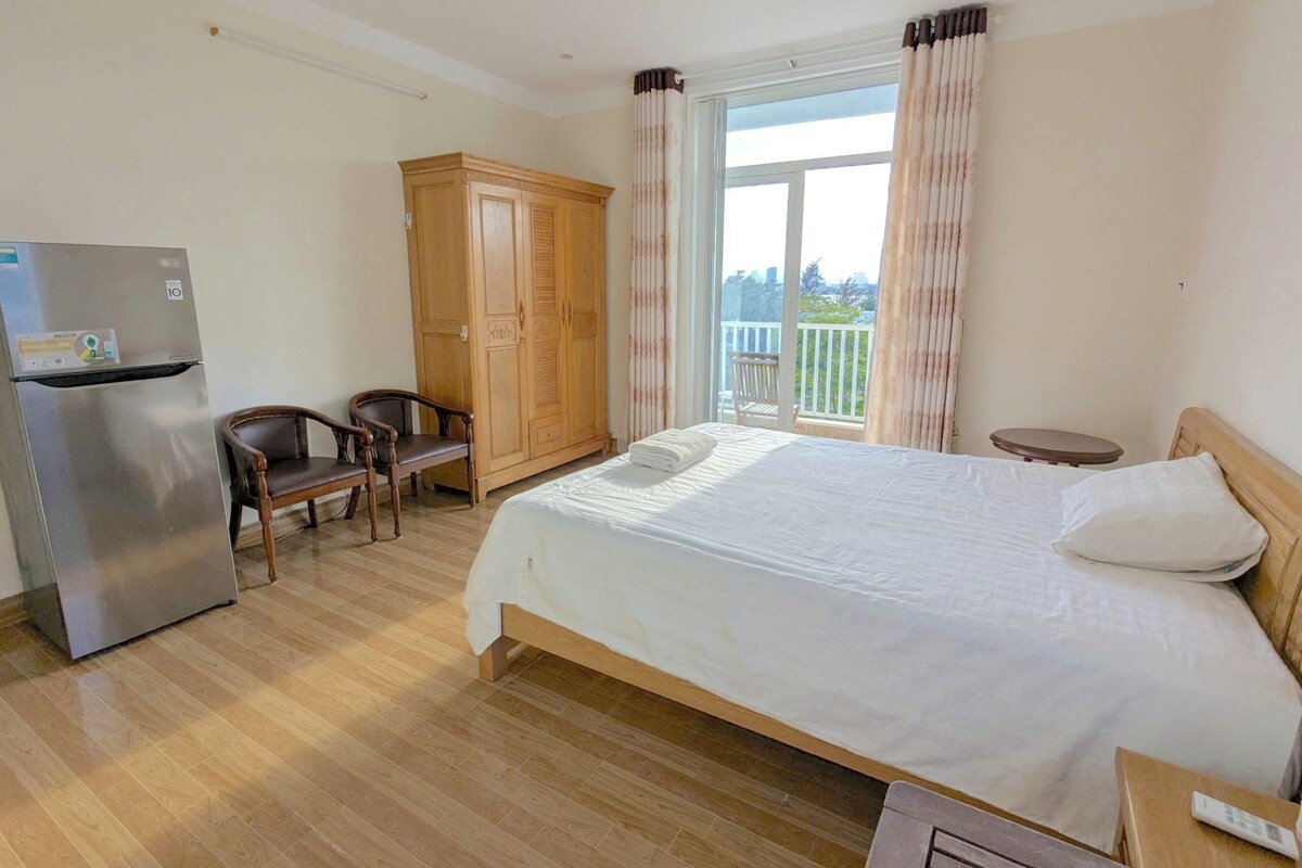Deluxe Room, Balcony, Beach View