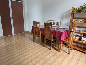 Appartement, balcon, vue plage | Restauration